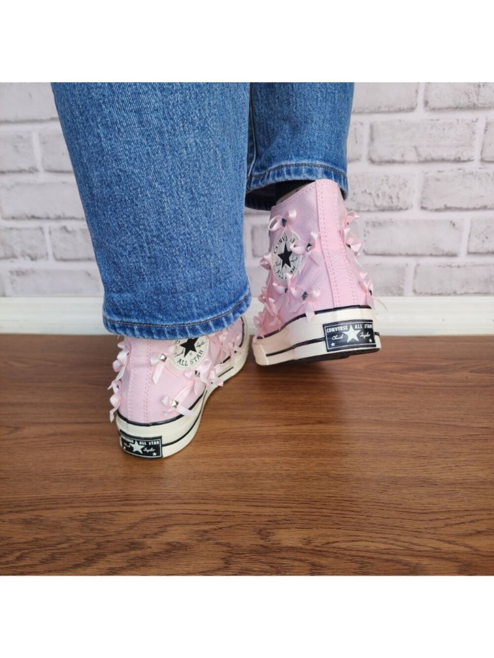 ⭐Converse Chuck 70 Hi Bow Studded Size 9.5 Women's Shoes Sneakers Pink A14444C⭐ - Picture 6 of 10